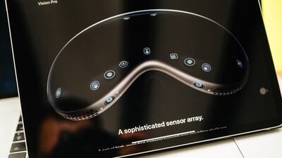 eXeX Claims ‘World First’: Apple’s Mixed-Reality Headset Deployed As Logistics Tool In OR