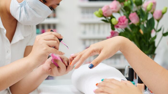 RS1806_Manicurist_ 411706765 _1200.jpg