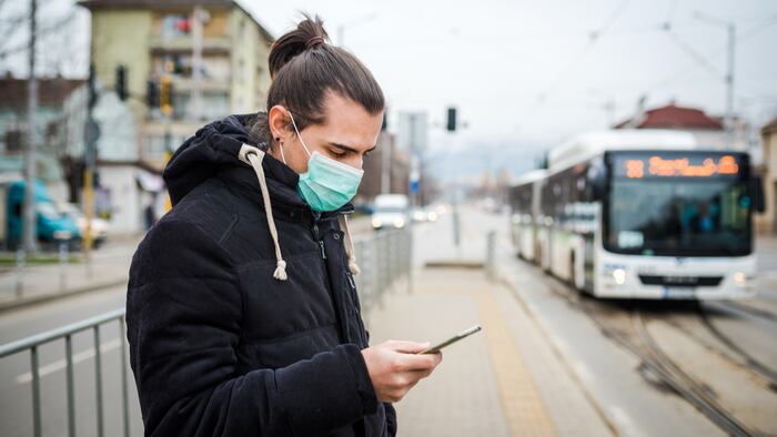 Man_In_Street_Mask