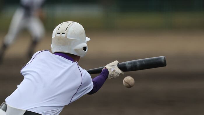 baseball player bunting