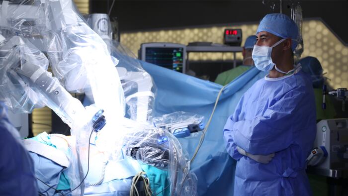 Da Vinci Surgery. Minimally Invasive Robotic Surgery with the da Vinci Surgical System. Medical robot. Robotic Surgery. Medical operation involving robot.