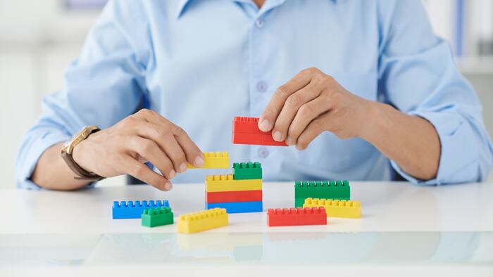 MT1802_Building Legos_326814167_1200.jpg
