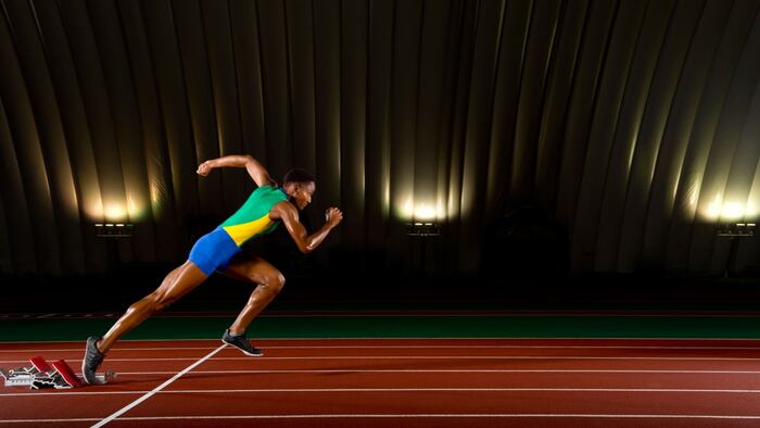 Sprinter Runner Track Head Start