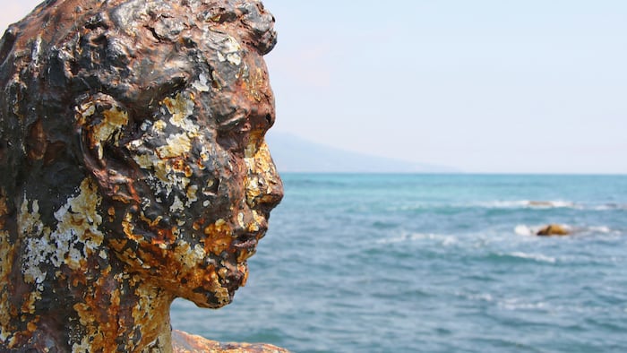 HeadStatue