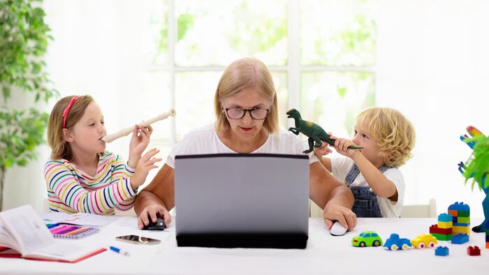 Mother_Working_Children