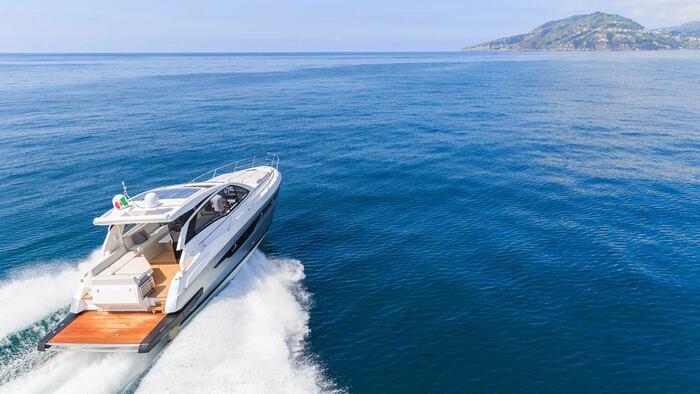 luxury motor boat, rio yachts italian shipyard